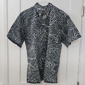 Men's Black and White Patterned Shirt